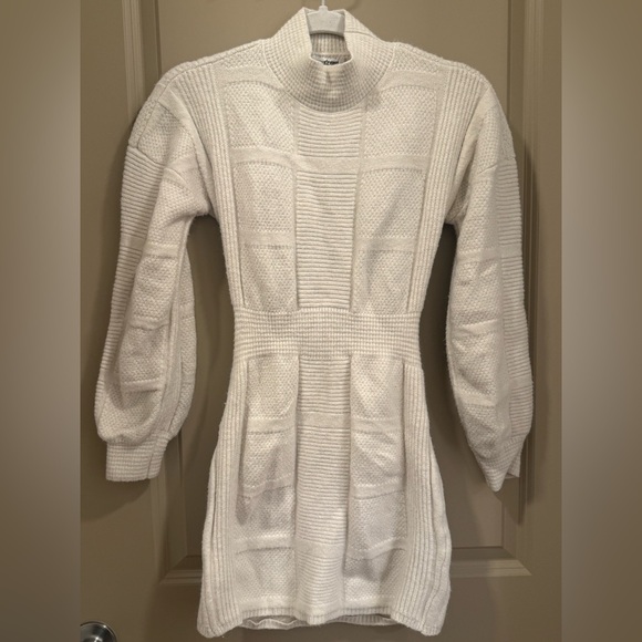 AREA STARS Open Back Knit Dress.✨💫 - Picture 5 of 8